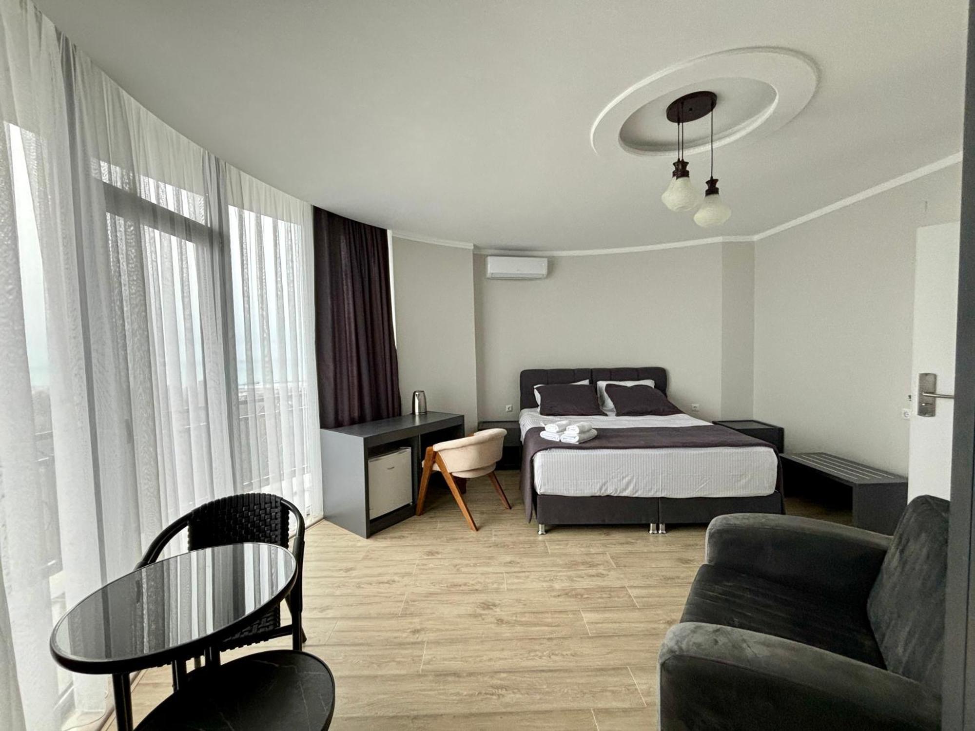 Hillside Inn บาทูมิ ภายนอก รูปภาพ