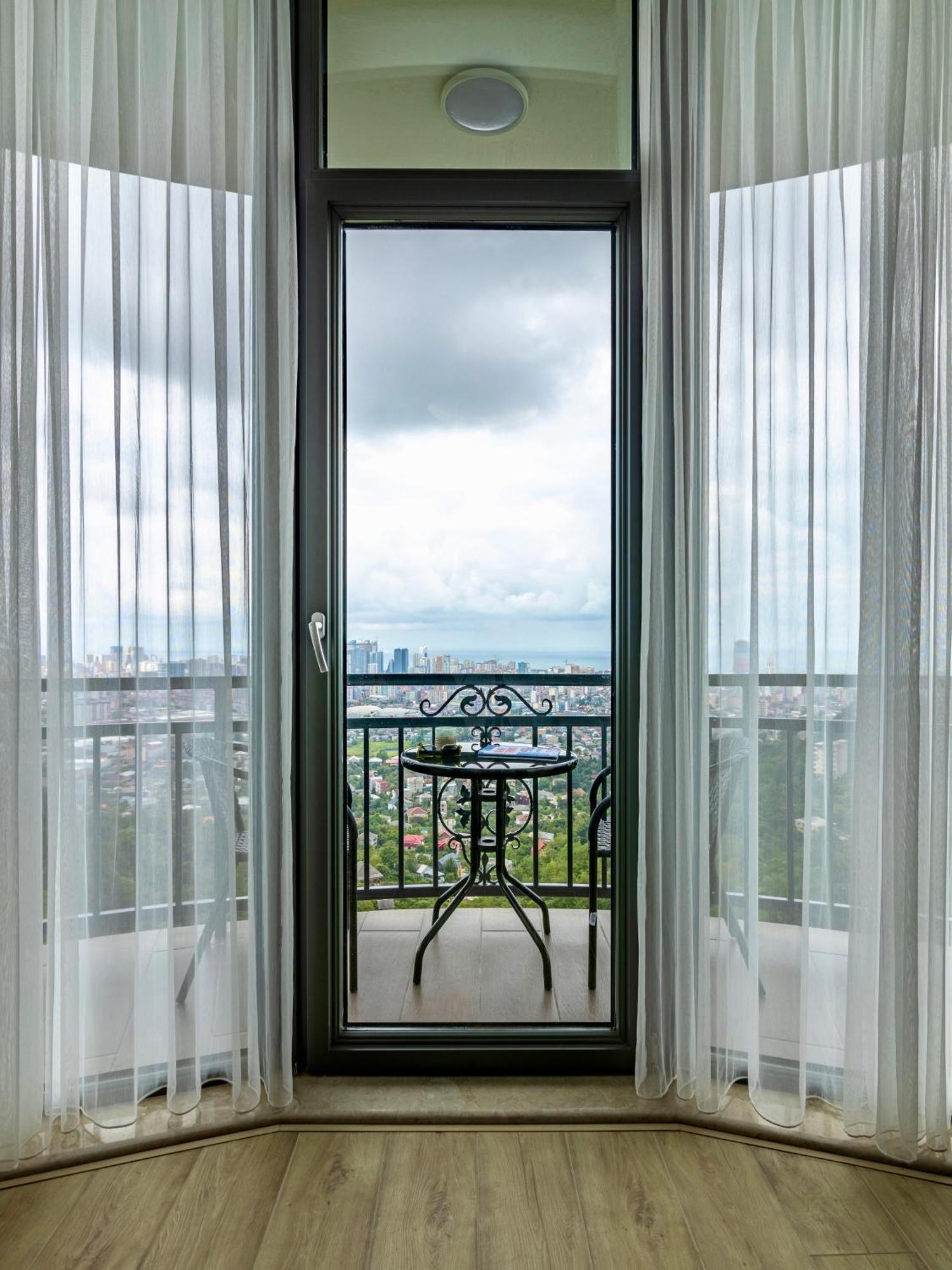 Hillside Inn บาทูมิ ภายนอก รูปภาพ