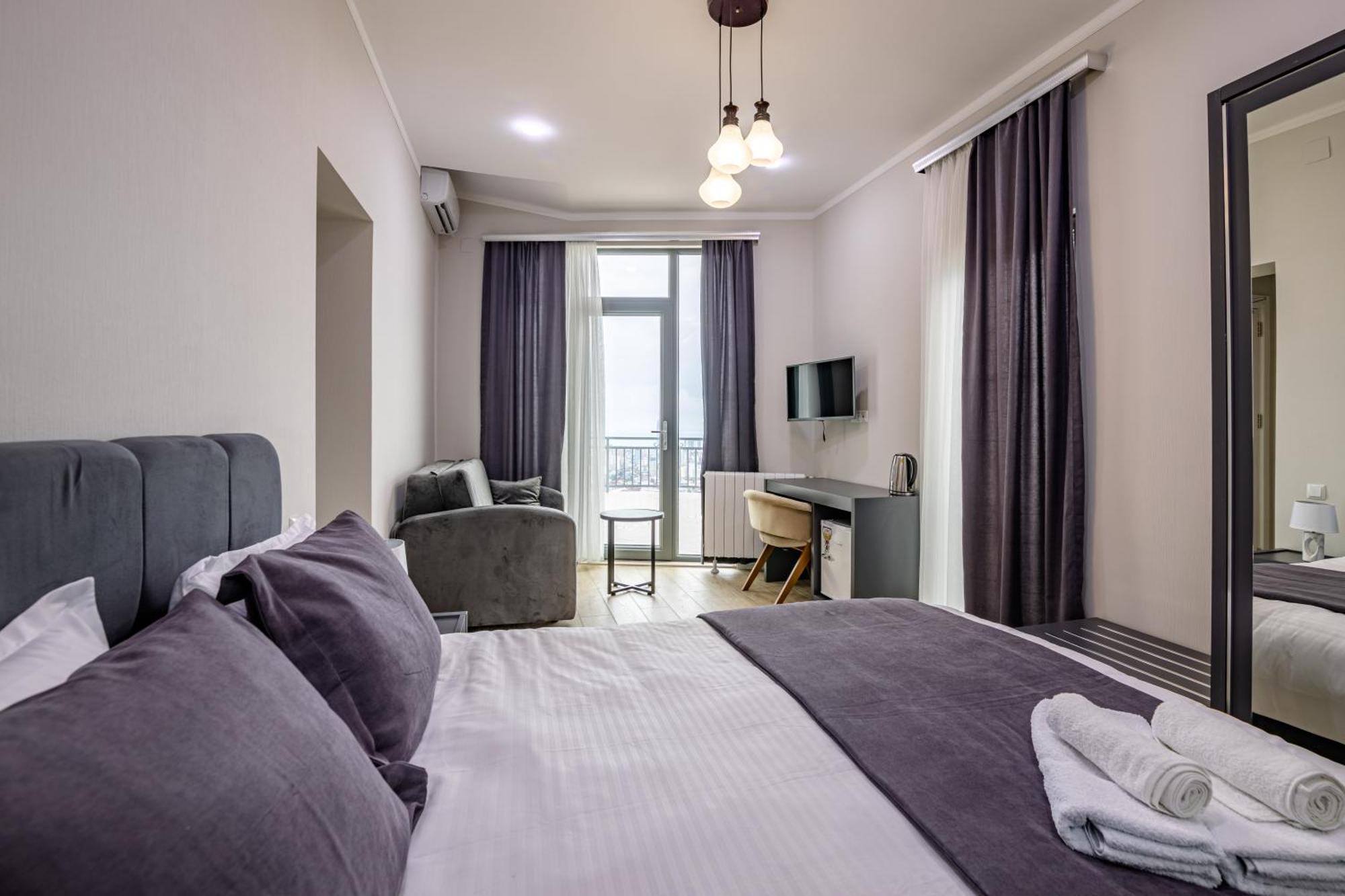 Hillside Inn บาทูมิ ภายนอก รูปภาพ